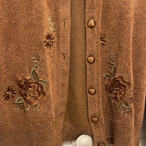 vintage embroidered grandma cardigan - Picture 2 of 3